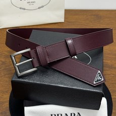 PRADA 3.5cm 枣红Saffiano牛皮革腰带设计简约精致,饰有标志性的涂珐琅三角形 PRADA 3.5cm 枣红Saffiano牛皮革腰带设计简约精致,饰有标志性的涂珐琅三角形