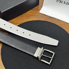 PRADA 3.5cm 黑/灰 亮枪扣十字纹牛皮革腰带设计简约精致,亮眼的金属铜质工艺扣 PRADA 3.5cm 黑/灰 亮枪扣十字纹牛皮革腰带设计简约精致,亮眼的金属铜质工艺扣