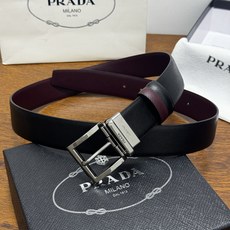 PRADA 3.5cm 黑/枣红 亮枪扣十字纹牛皮革腰带设计简约精致,亮眼的金属铜质工艺 PRADA 3.5cm 黑/枣红 亮枪扣十字纹牛皮革腰带设计简约精致,亮眼的金属铜质工艺