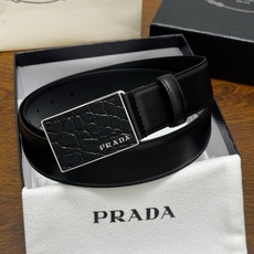 PRADA 3.5cm 黑 十字纹牛皮革腰带设计简约精致,亮眼的金属铜质工艺扣头。柔软自然,赋予设计百搭特性 PRADA 3.5cm 黑 十字纹牛皮革腰带设计简约精致,亮眼的金属铜质工艺扣头。柔软自然,赋予设计百搭特性
