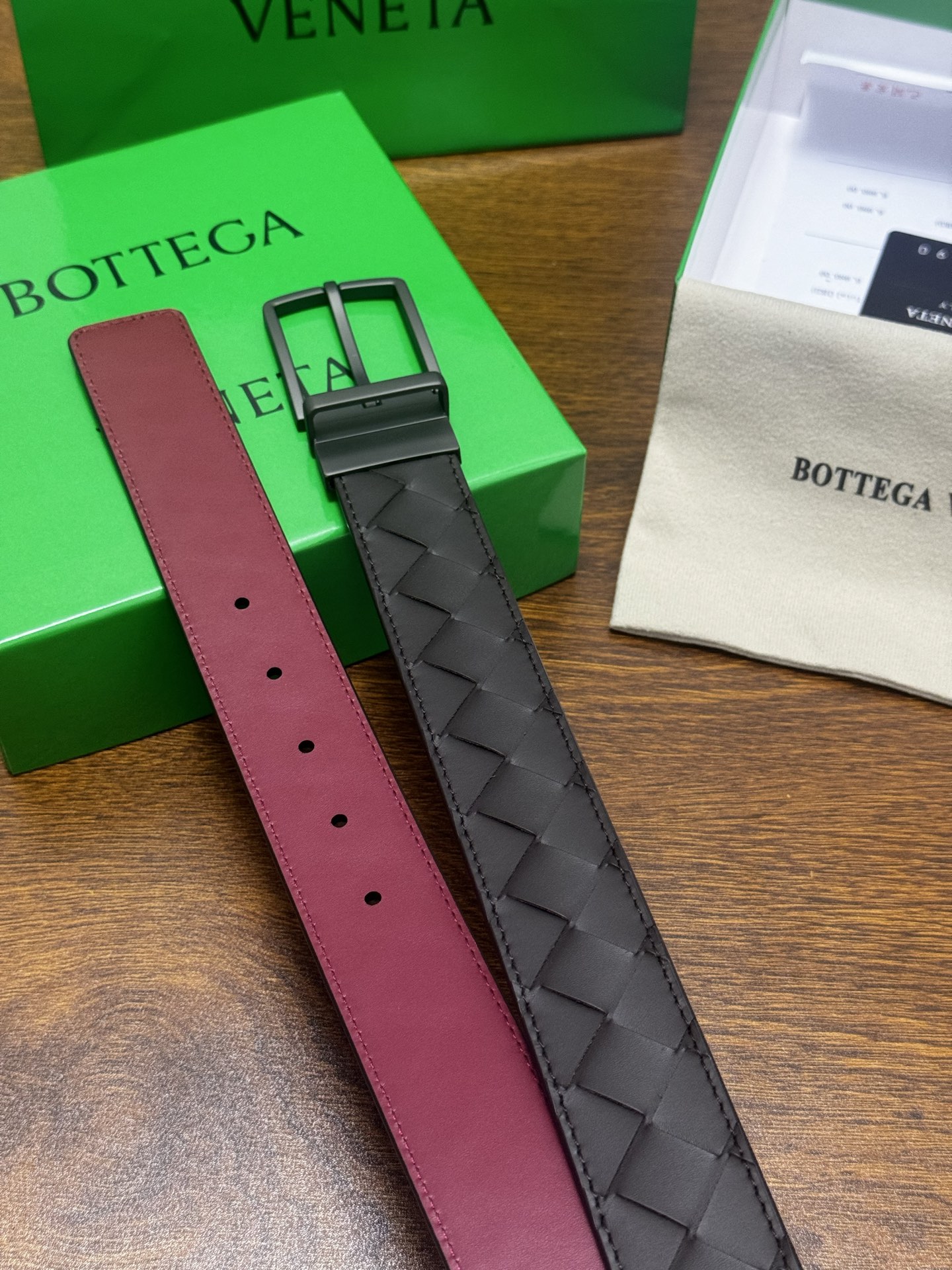 BOTTEGA VENETA 3.5cm 咖啡/枣红底 Intrecciato编织皮革双面腰带,金属可旋转搭 BOTTEGA VENETA 3.5cm 咖啡/枣红底 Intrecciato编织皮革双面腰带,金属可旋转搭
