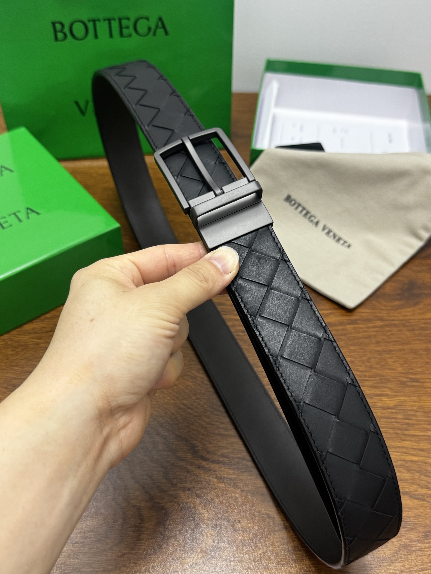 BOTTEGA VENETA 3.5cm 黑色/咖啡底 Intrecciato编织皮革双面腰带,金属可旋转搭 BOTTEGA VENETA 3.5cm 黑色/咖啡底 Intrecciato编织皮革双面腰带,金属可旋转搭
