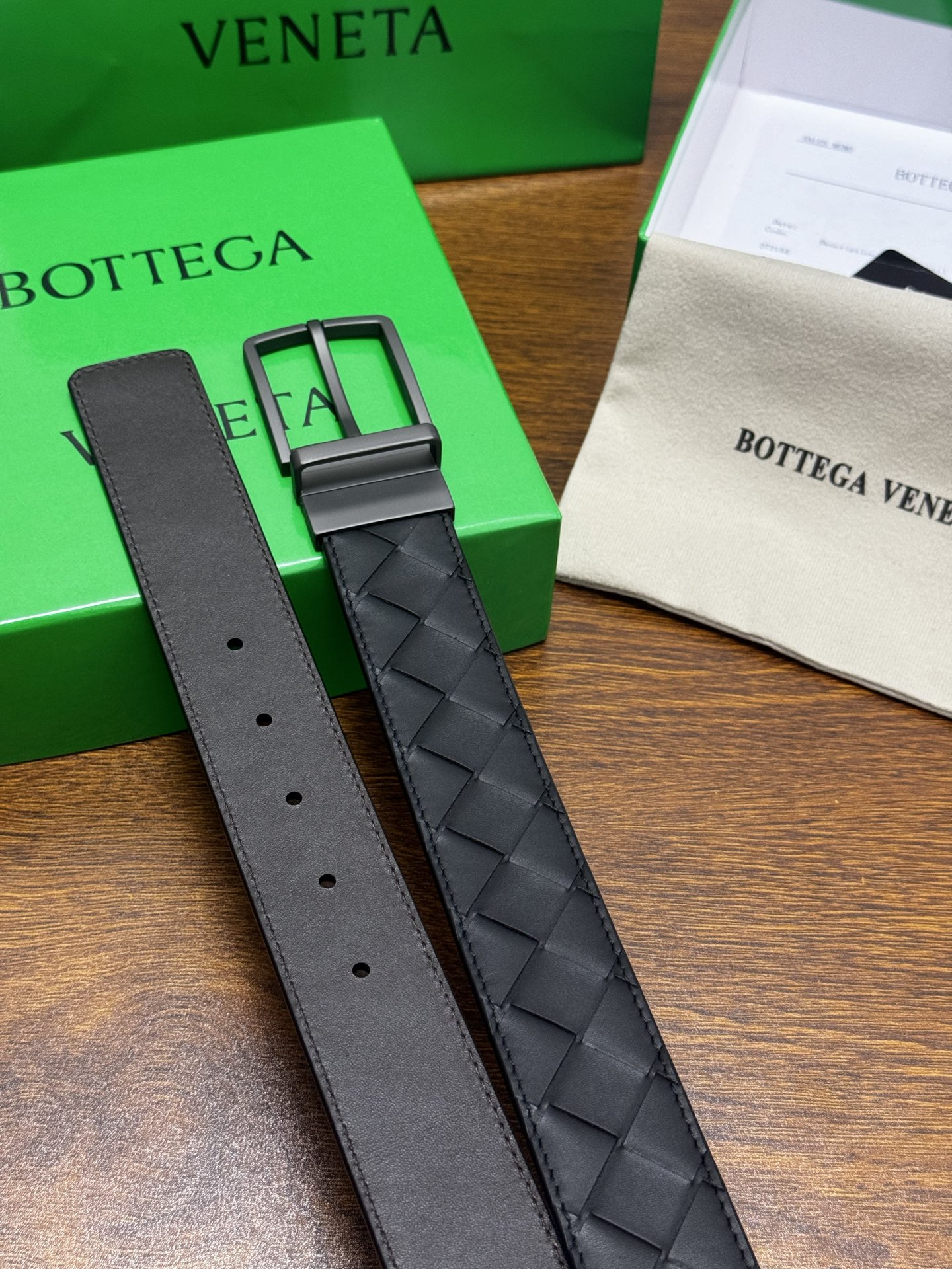 BOTTEGA VENETA 3.5cm 黑色/咖啡底 Intrecciato编织皮革双面腰带,金属可旋转搭 BOTTEGA VENETA 3.5cm 黑色/咖啡底 Intrecciato编织皮革双面腰带,金属可旋转搭