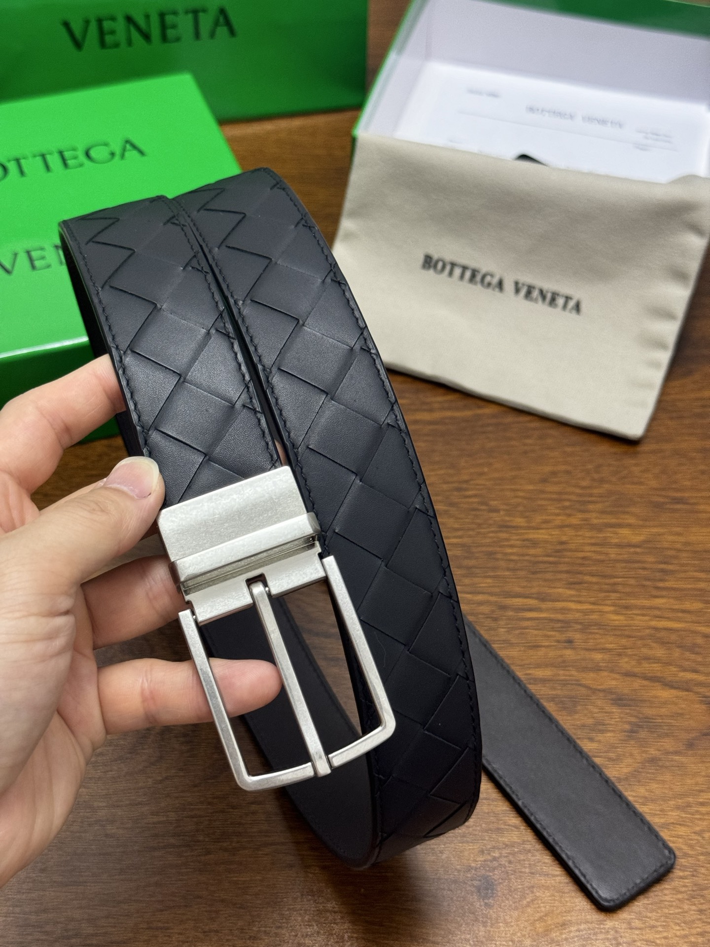 BOTTEGA VENETA 3.5cm 黑色/咖啡底 Intrecciato编织皮革双面腰带,金属可旋转搭 BOTTEGA VENETA 3.5cm 黑色/咖啡底 Intrecciato编织皮革双面腰带,金属可旋转搭