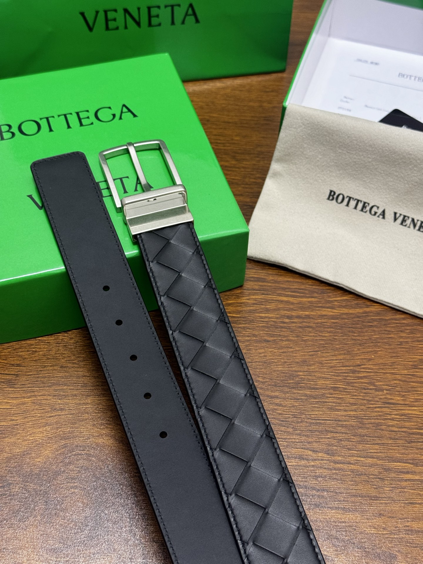 BOTTEGA VENETA   3.5cm     黑色/黑色底 Intrecciato编织皮革双面腰带，金属可旋转搭