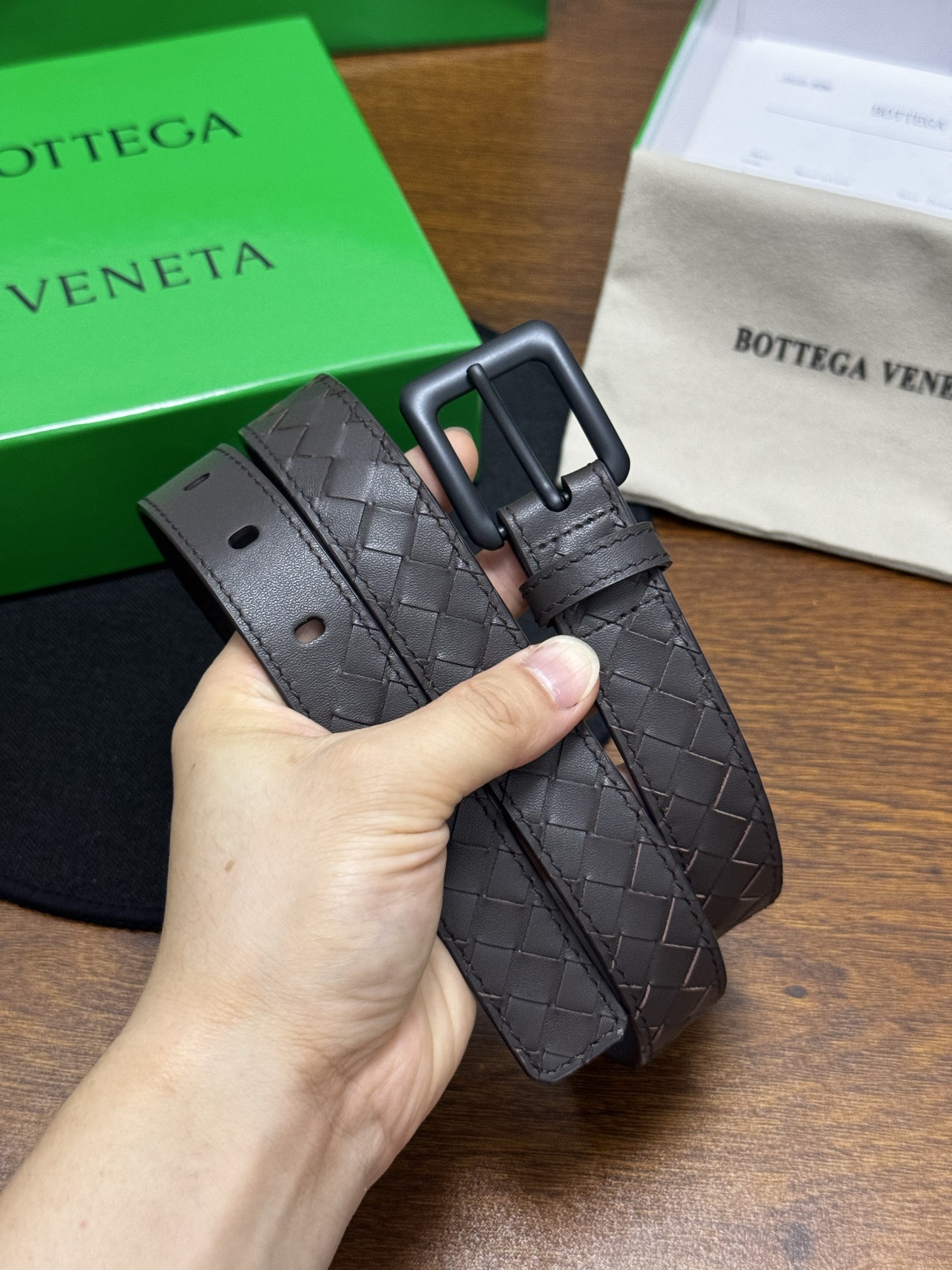 BOTTEGA VENETA 2.5cm 咖啡 Intrecciato Piccolo编织腰带,牛皮皮革手工编织 BOTTEGA VENETA 2.5cm 咖啡 Intrecciato Piccolo编织腰带,牛皮皮革手工编织