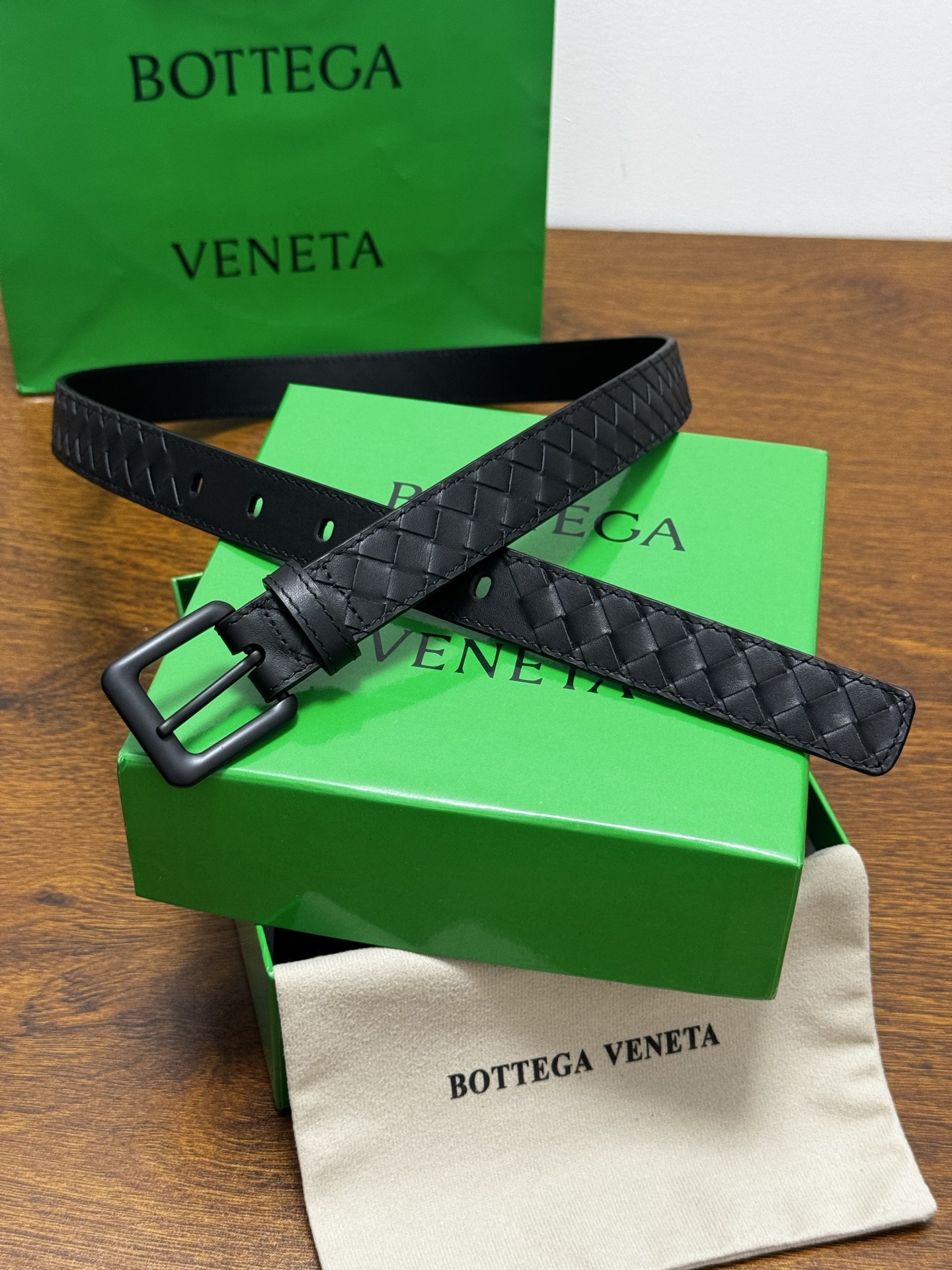 BOTTEGA VENETA 2.5cm 黑色 Intrecciato Piccolo编织腰带,牛皮皮革手工编织 BOTTEGA VENETA 2.5cm 黑色 Intrecciato Piccolo编织腰带,牛皮皮革手工编织