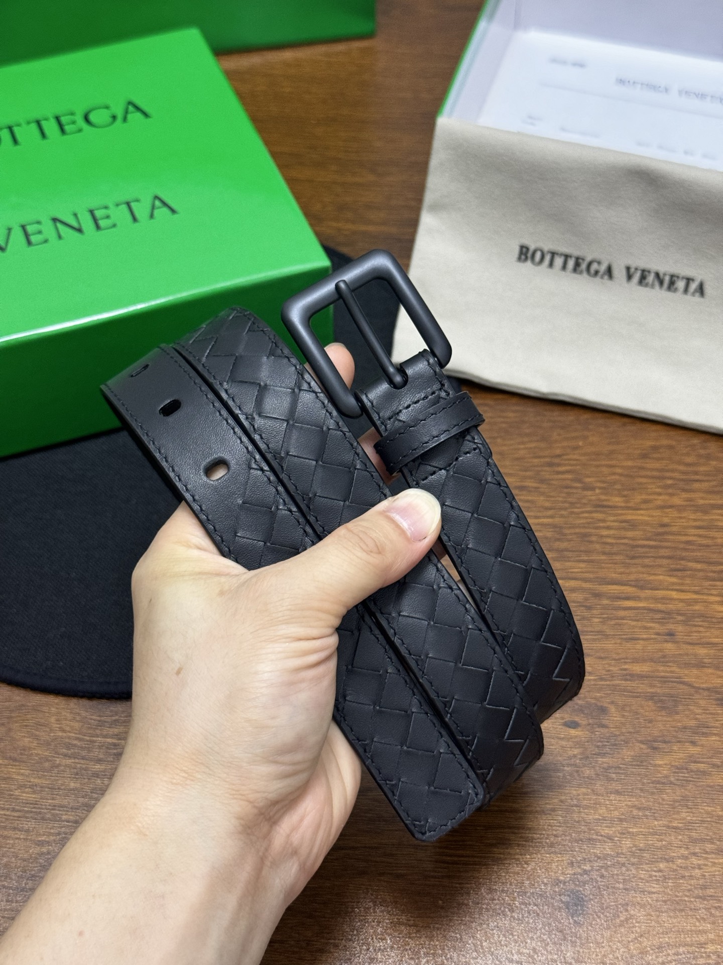 BOTTEGA VENETA 2.5cm 黑色 Intrecciato Piccolo编织腰带,牛皮皮革手工编织 BOTTEGA VENETA 2.5cm 黑色 Intrecciato Piccolo编织腰带,牛皮皮革手工编织