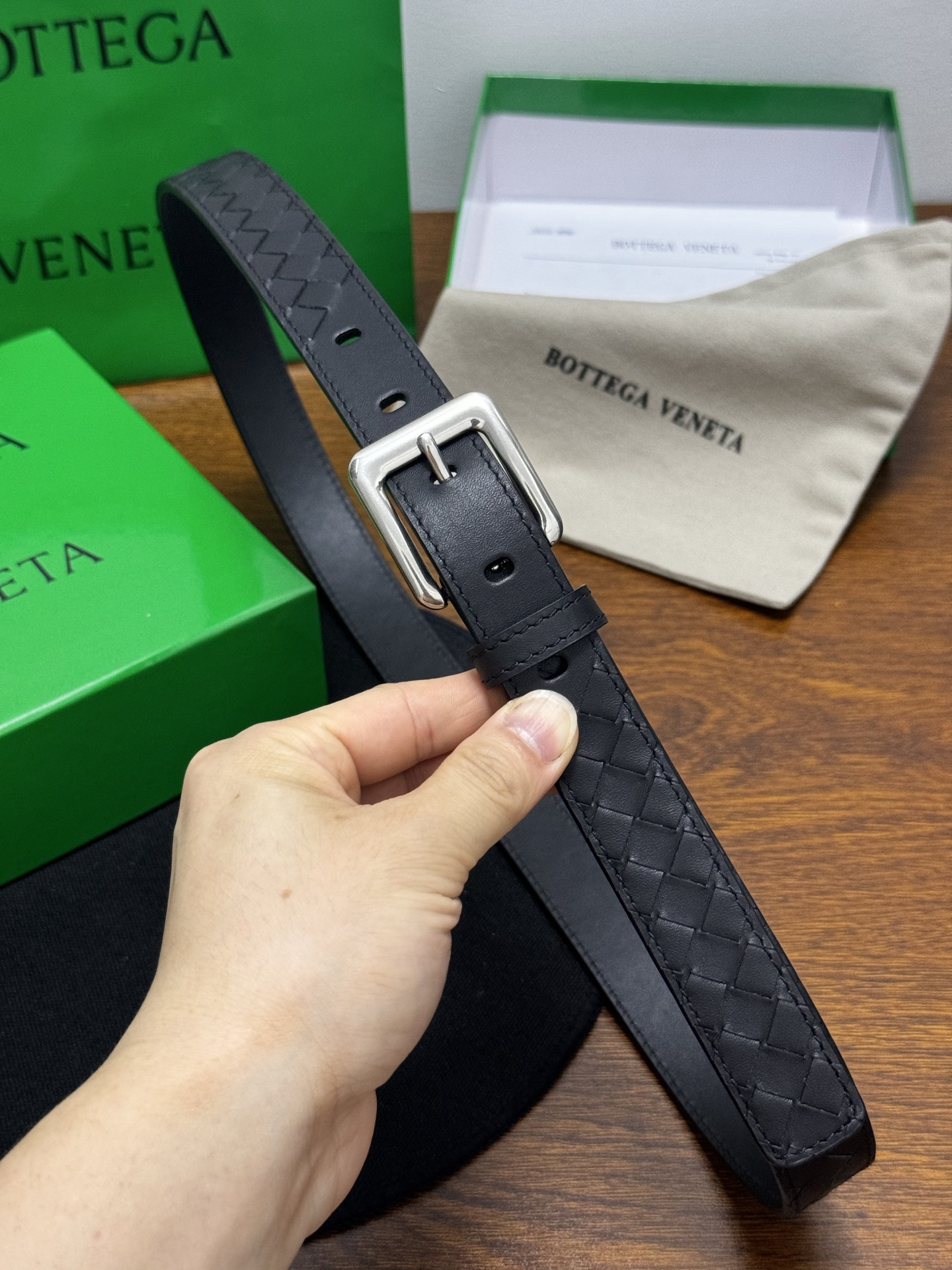 BOTTEGA VENETA 2.5cm 黑色 Intrecciato Piccolo编织腰带,牛皮皮革手工编织 BOTTEGA VENETA 2.5cm 黑色 Intrecciato Piccolo编织腰带,牛皮皮革手工编织