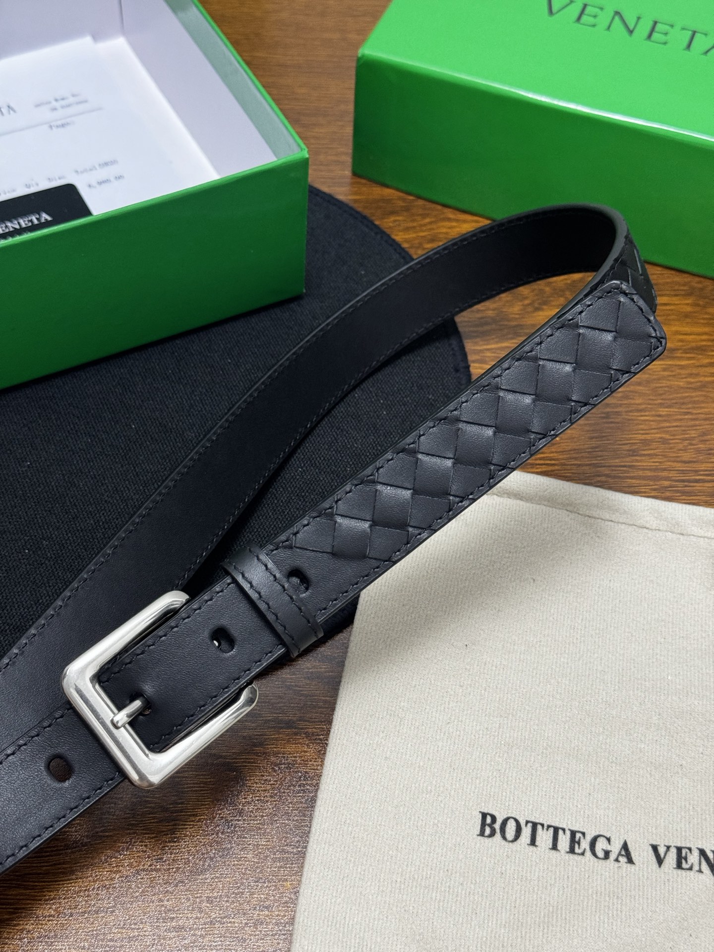 BOTTEGA VENETA 2.5cm 黑色 Intrecciato Piccolo编织腰带,牛皮皮革手工编织 BOTTEGA VENETA 2.5cm 黑色 Intrecciato Piccolo编织腰带,牛皮皮革手工编织