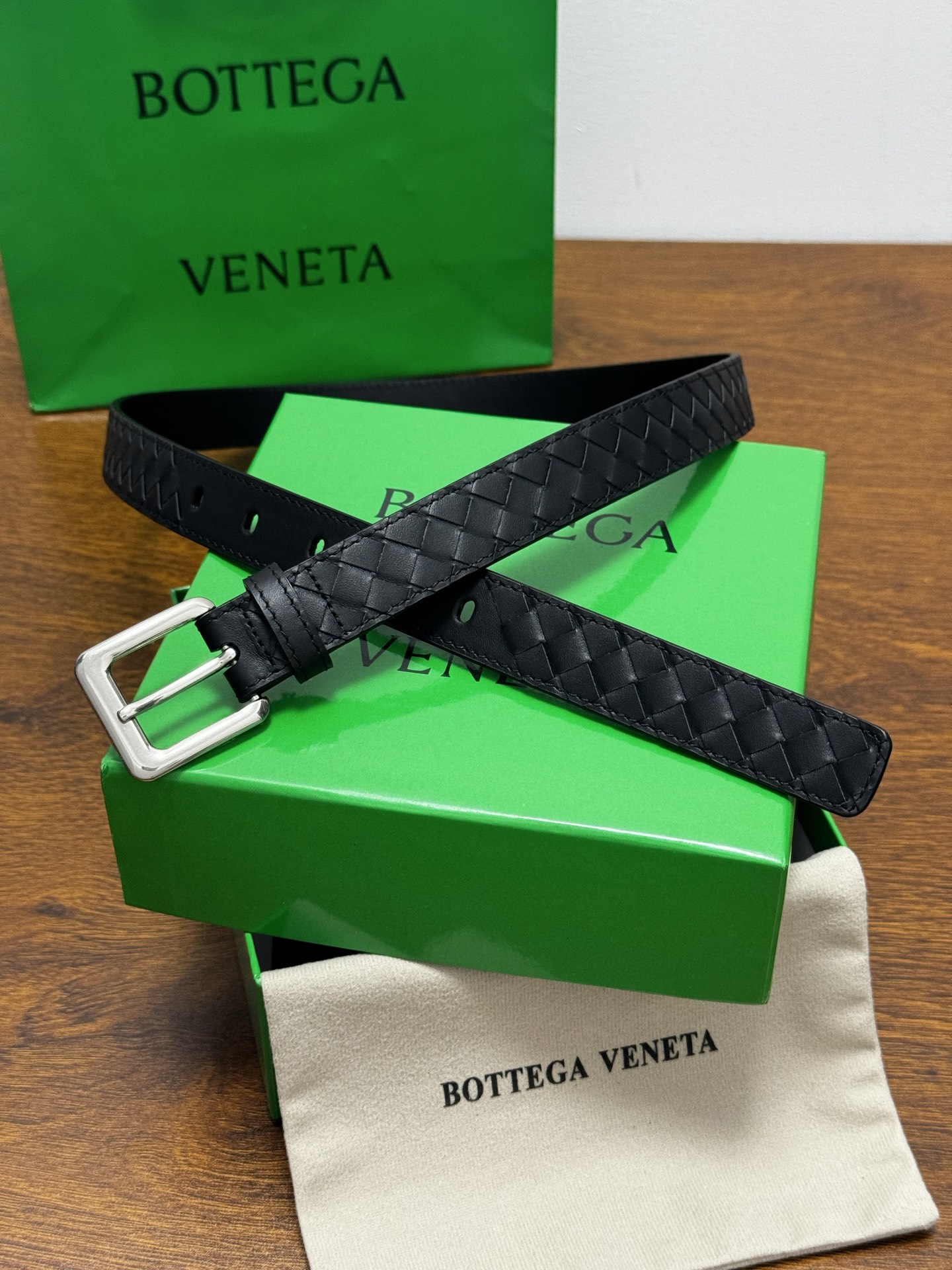 BOTTEGA VENETA 2.5cm 黑色 Intrecciato Piccolo编织腰带,牛皮皮革手工编织 BOTTEGA VENETA 2.5cm 黑色 Intrecciato Piccolo编织腰带,牛皮皮革手工编织