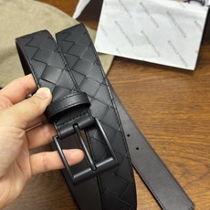 BOTTEGA VENETA 3.5cm 黑色/咖啡底 Intrecciato编织皮革双面腰带,金属搭扣开合 BOTTEGA VENETA 3.5cm 黑色/咖啡底 Intrecciato编织皮革双面腰带,金属搭扣开合