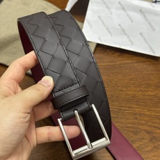 BOTTEGA VENETA 3.5cm 咖啡/枣红底 Intrecciato编织皮革双面腰带,金属搭扣开合 BOTTEGA VENETA 3.5cm 咖啡/枣红底 Intrecciato编织皮革双面腰带,金属搭扣开合