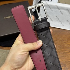 BOTTEGA VENETA 3.5cm 咖啡/枣红底 Intrecciato编织皮革双面腰带,金属搭扣开合 BOTTEGA VENETA 3.5cm 咖啡/枣红底 Intrecciato编织皮革双面腰带,金属搭扣开合