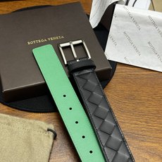 BOTTEGA VENETA 3.5cm 黑色/绿色底 Intrecciato编织皮革双面腰带,金属搭扣开合 BOTTEGA VENETA 3.5cm 黑色/绿色底 Intrecciato编织皮革双面腰带,金属搭扣开合
