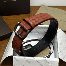 BOTTEGA VENETA 4.0cm 红棕 小牛皮皮革手工编织,手工编织新款牛皮经典之作。每个细节都体现出 BOTTEGA VENETA 4.0cm 红棕 小牛皮皮革手工编织,手工编织新款牛皮经典之作。每个细节都体现出