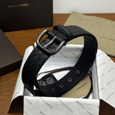 BOTTEGA VENETA 4.0cm 黑色 小牛皮皮革手工编织,手工编织新款牛皮经典之作。每个细节都体现出 BOTTEGA VENETA 4.0cm 黑色 小牛皮皮革手工编织,手工编织新款牛皮经典之作。每个细节都体现出