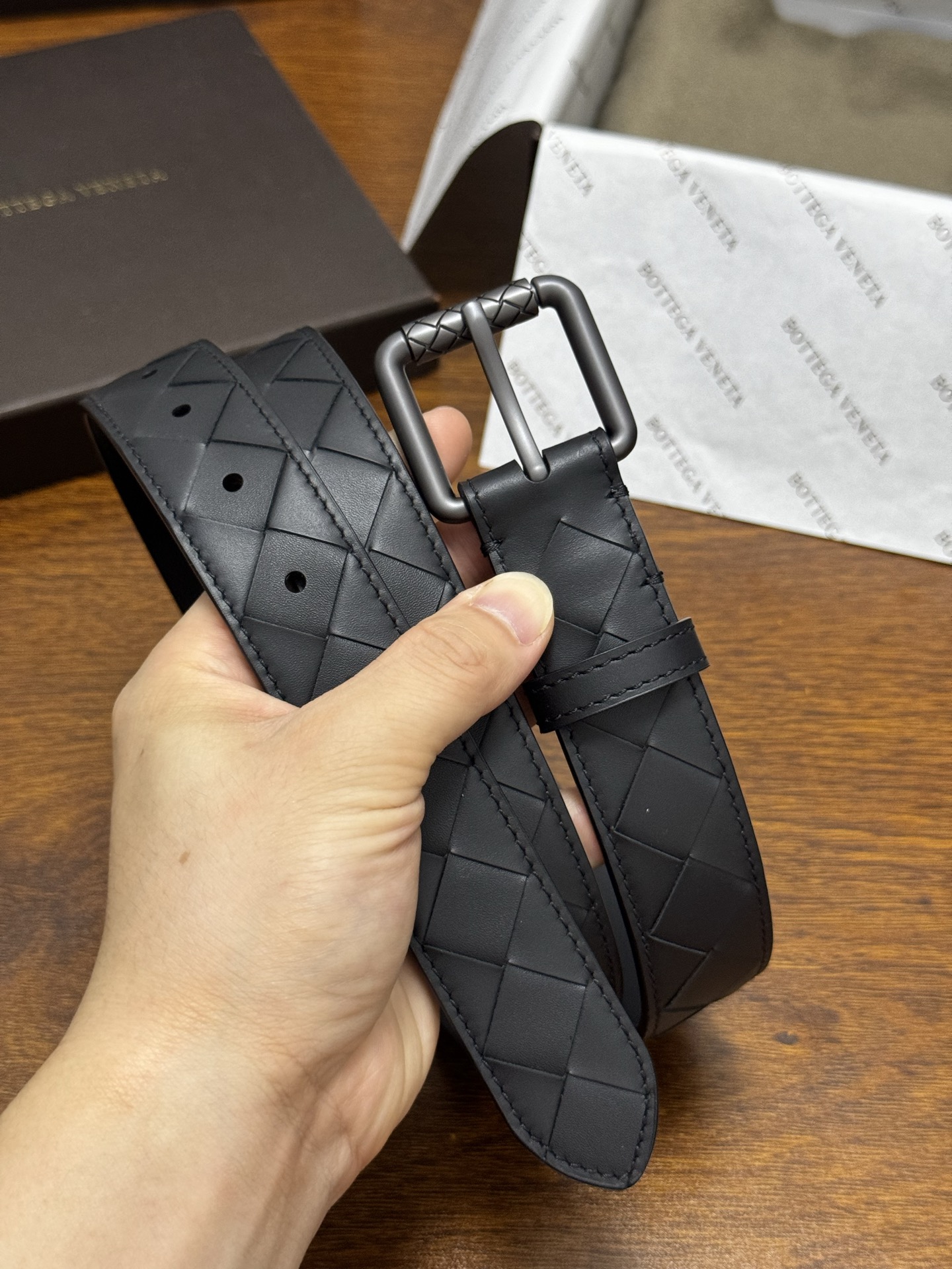 BOTTEGA VENETA 3.0cm 黑色 Intrecciato编织牛皮革腰带,金属搭扣爪扣开合配色饰面 BOTTEGA VENETA 3.0cm 黑色 Intrecciato编织牛皮革腰带,金属搭扣爪扣开合配色饰面