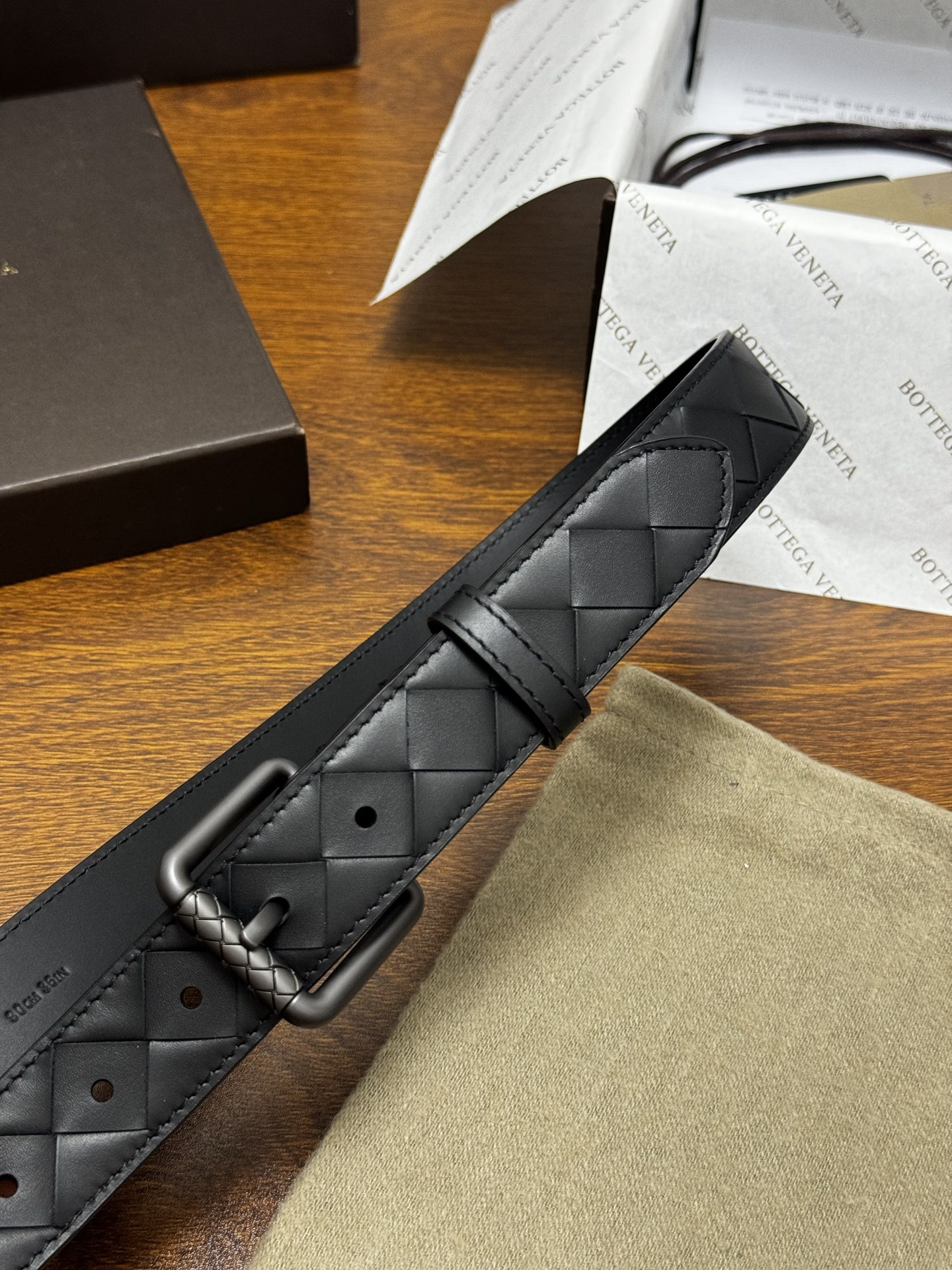 BOTTEGA VENETA 3.0cm 黑色 Intrecciato编织牛皮革腰带,金属搭扣爪扣开合配色饰面 BOTTEGA VENETA 3.0cm 黑色 Intrecciato编织牛皮革腰带,金属搭扣爪扣开合配色饰面