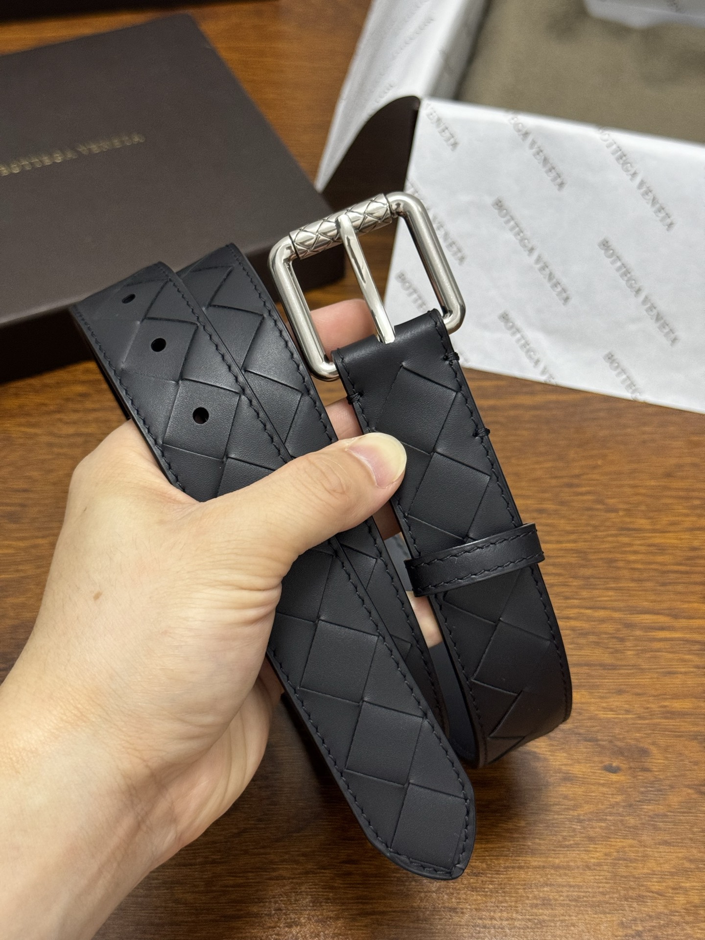 BOTTEGA VENETA 3.0cm 黑色 Intrecciato编织牛皮革腰带,金属搭扣爪扣开合配色饰面 BOTTEGA VENETA 3.0cm 黑色 Intrecciato编织牛皮革腰带,金属搭扣爪扣开合配色饰面