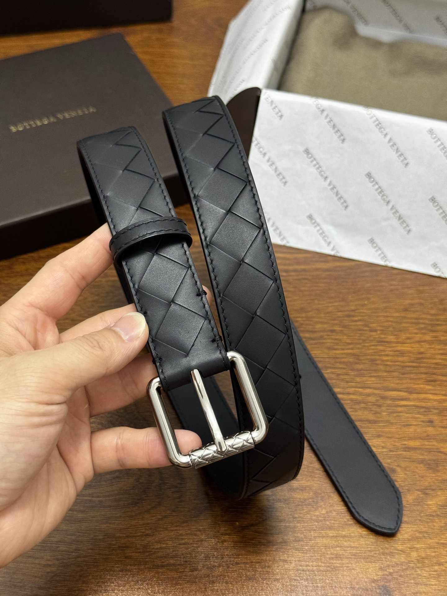 BOTTEGA VENETA 3.0cm 黑色 Intrecciato编织牛皮革腰带,金属搭扣爪扣开合配色饰面 BOTTEGA VENETA 3.0cm 黑色 Intrecciato编织牛皮革腰带,金属搭扣爪扣开合配色饰面