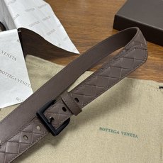BOTTEGA VENETA 2.5cm 咖啡色 小牛皮皮革手工编织,手工编织新款牛皮经典之作。每个细节都体现 BOTTEGA VENETA 2.5cm 咖啡色 小牛皮皮革手工编织,手工编织新款牛皮经典之作。每个细节都体现