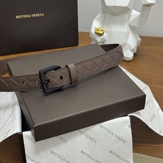 BOTTEGA VENETA 2.5cm 咖啡色 小牛皮皮革手工编织,手工编织新款牛皮经典之作。每个细节都体现 BOTTEGA VENETA 2.5cm 咖啡色 小牛皮皮革手工编织,手工编织新款牛皮经典之作。每个细节都体现