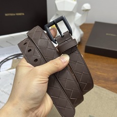 BOTTEGA VENETA 2.5cm 咖啡色 小牛皮皮革手工编织,手工编织新款牛皮经典之作。每个细节都体现 BOTTEGA VENETA 2.5cm 咖啡色 小牛皮皮革手工编织,手工编织新款牛皮经典之作。每个细节都体现