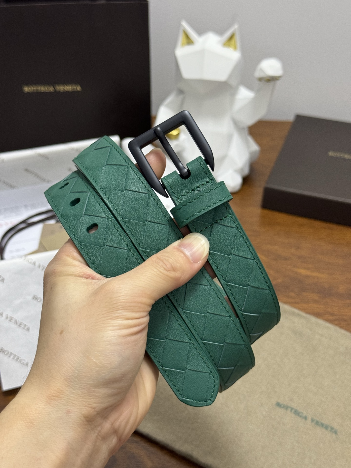 BOTTEGA VENETA 2.5cm 祖母绿 小牛皮皮革手工编织,手工编织新款牛皮经典之作。每个细节都体现 BOTTEGA VENETA 2.5cm 祖母绿 小牛皮皮革手工编织,手工编织新款牛皮经典之作。每个细节都体现