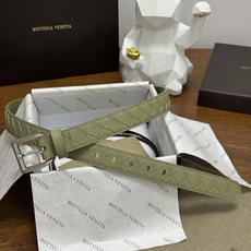 BOTTEGA VENETA 2.5cm 青柠绿 小牛皮皮革手工编织,手工编织新款牛皮经典之作。每个细节都体现 BOTTEGA VENETA 2.5cm 青柠绿 小牛皮皮革手工编织,手工编织新款牛皮经典之作。每个细节都体现