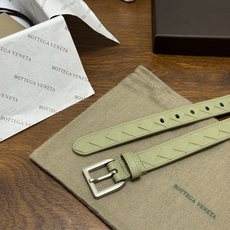 BOTTEGA VENETA 2.5cm 青柠绿 小牛皮皮革手工编织,手工编织新款牛皮经典之作。每个细节都体现 BOTTEGA VENETA 2.5cm 青柠绿 小牛皮皮革手工编织,手工编织新款牛皮经典之作。每个细节都体现