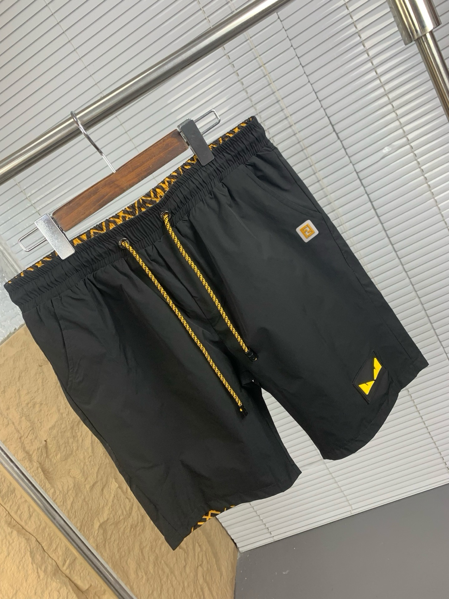 P130 Fendi 2026 nueva colección de verano pantalones cortos casuales para hombre, reversibles, tejido de alta calidad t…