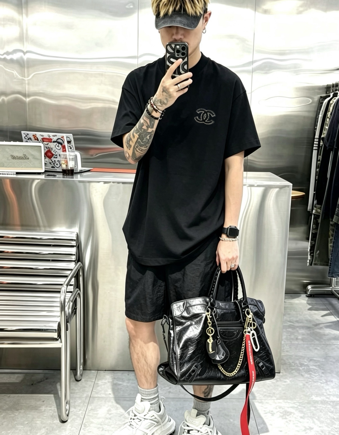 P85, camiseta de cuello redondo de manga corta de la misma colección de Chanel, tela de algodón personalizada, con dise…