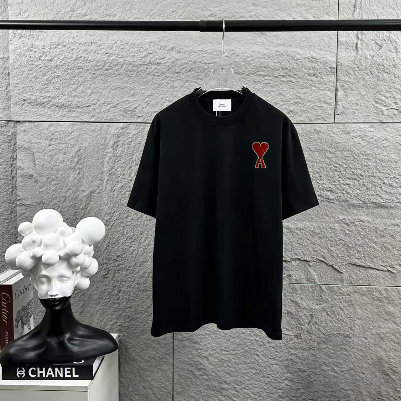 P85, Camiseta de cuello redondo de manga corta de la misma colección de Ami, tejido de algodón personalizado, con etiqu…
