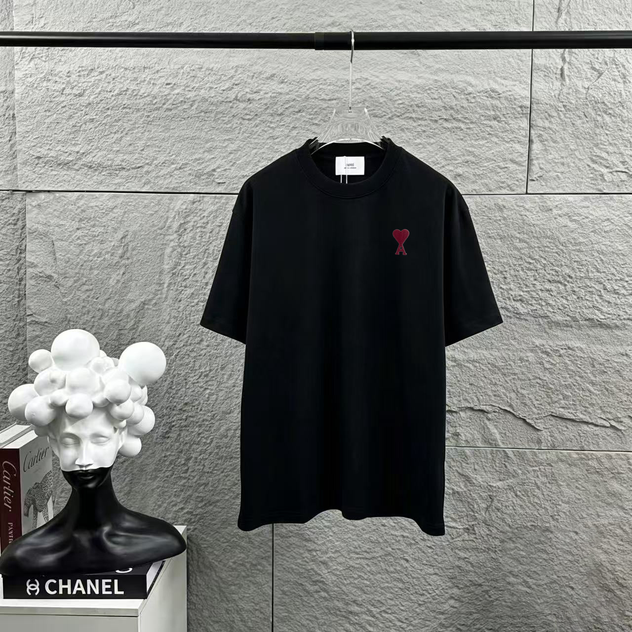 P85, Camiseta de cuello redondo de manga corta de la misma colección de Ami, tejido de algodón personalizado, con etiqu…