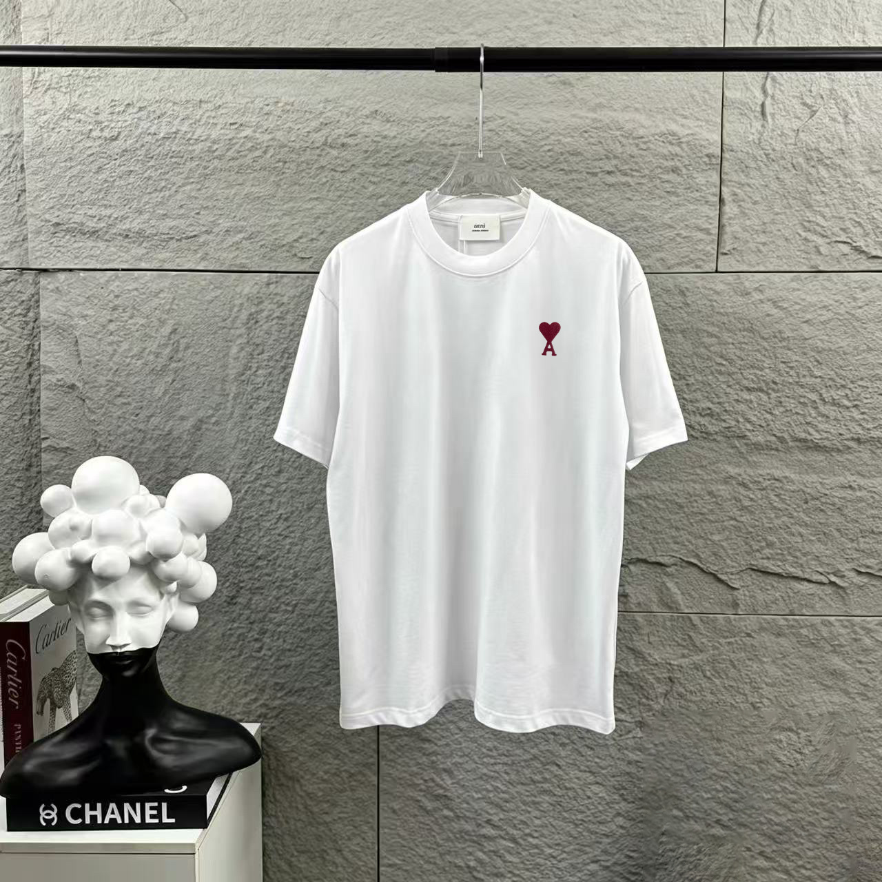 P85, Camiseta de cuello redondo de manga corta de la misma colección de Ami, tejido de algodón personalizado, con etiqu…