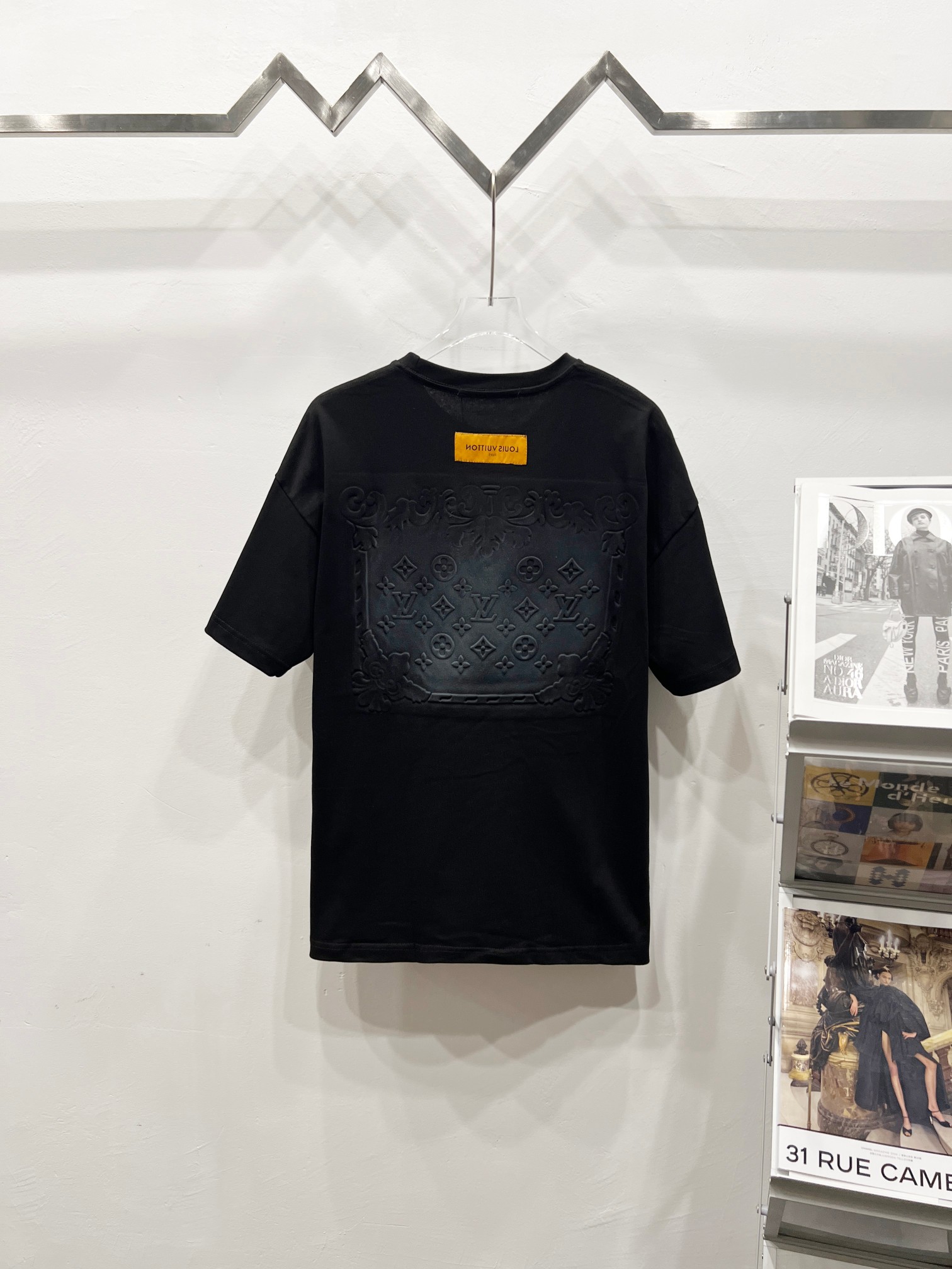 2025 Louis Vuitton High-Quality T-Shirt Collection: Comfortable, Stylish, and Timeless - 图片 2