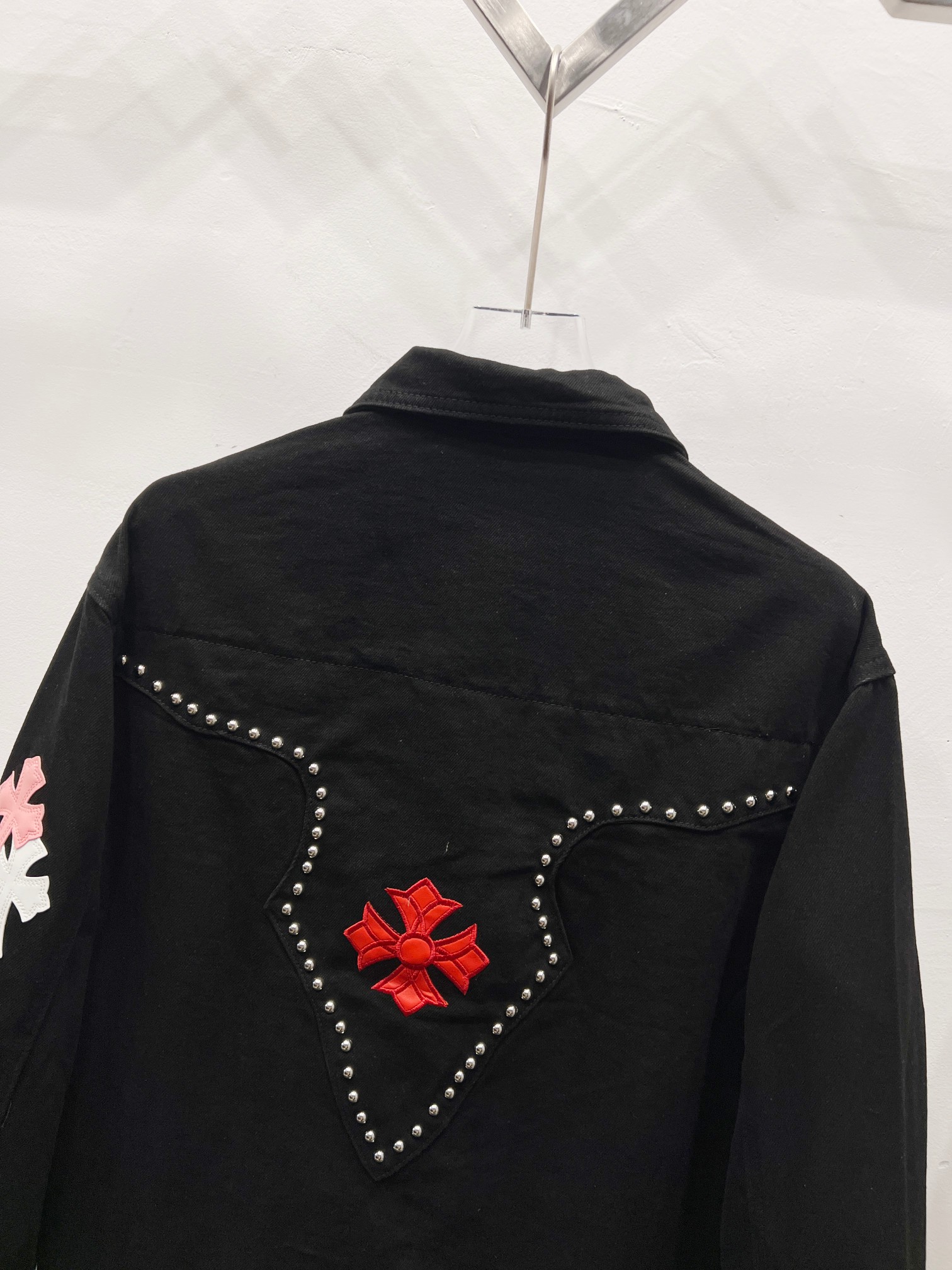 Chrome Hearts Black Jacket With Cross Patches And Rivets 5 a1754324004360 8037
