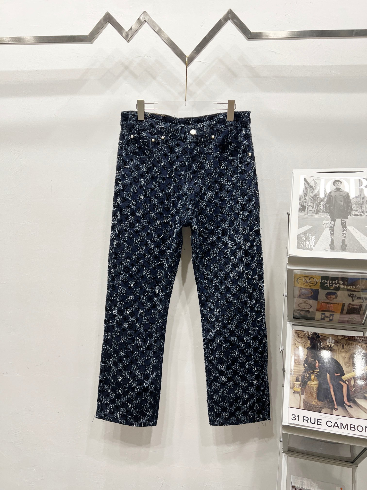 P135 Número de estilo: (k1500) Lujia 2025 nuevos jeans sueltos lavados con logo de crochet con estampado completo y bor…