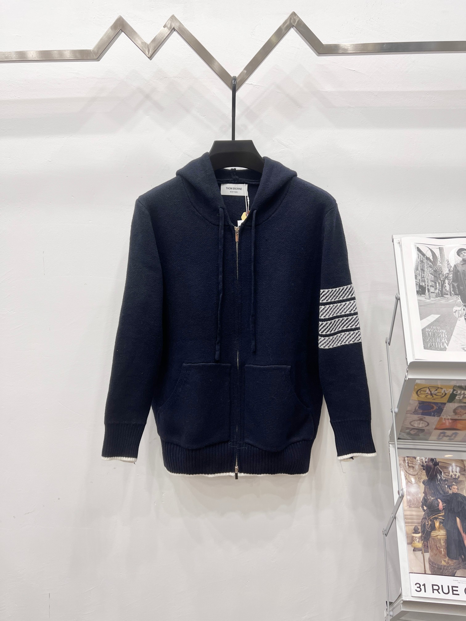 תום ברוון TB קלאסי ארבע’ה פסים ז֕קנים סוודר נידח סרוגת