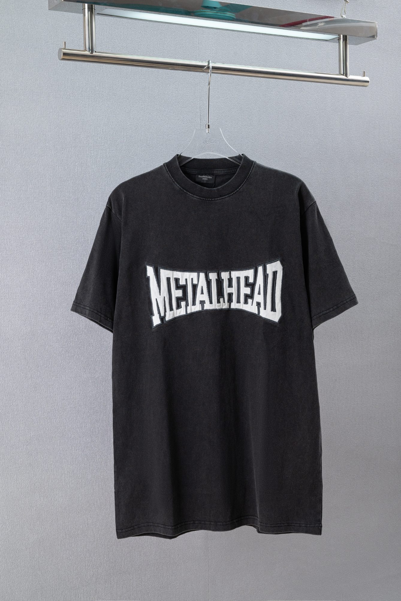 P80 Número de estilo: (Q179) Balenciaga 2026 camiseta nueva de manga corta con cuello redondo y logo bordado con parche…