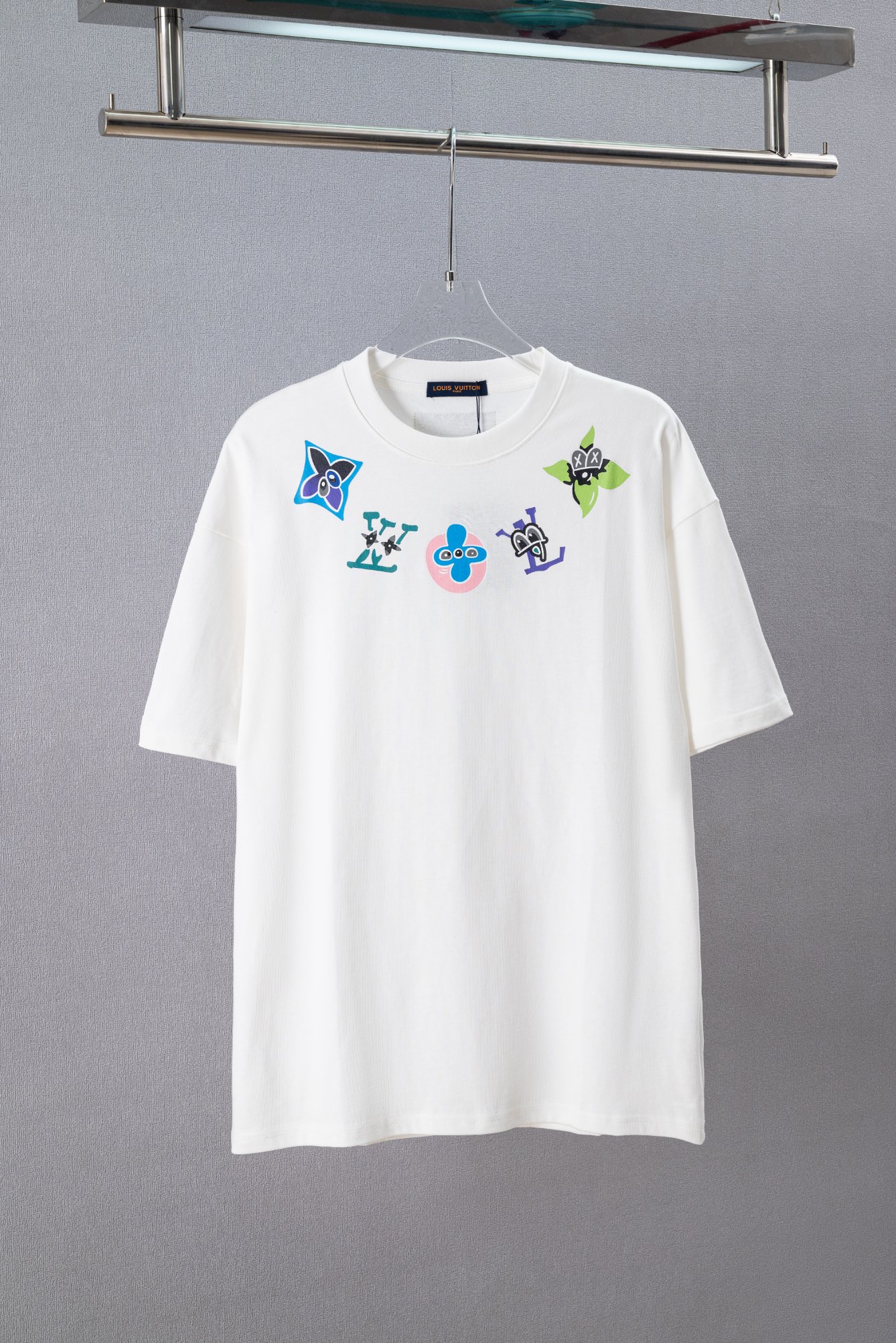P75 N.º de modelo: (Q210) Camiseta de cuello redondo de manga corta LOUIS VUITTON/LV 2025 nuevo modelo con estampado de…