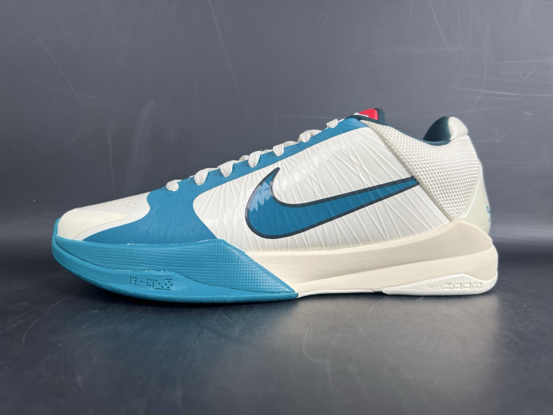 【灭世版科比5】ZOOM KOBE 5 Protro 科比五代 奶油 货号:CD4991-003