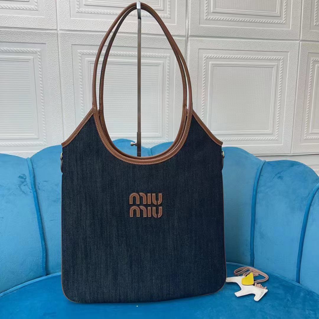 P550 original Miumiu 5BG231, Miu's new Isetan limited tote bag, new canvas fabric, continuing the lazy and sexy trend o…