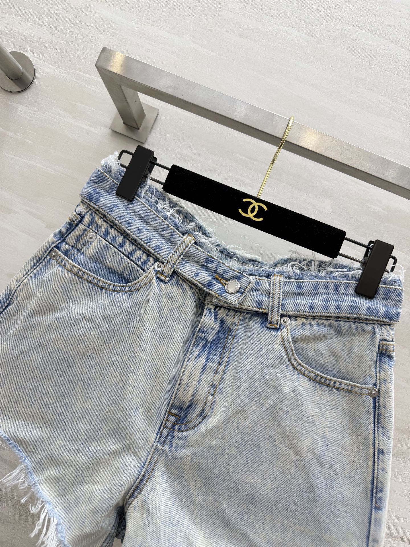 【短裤】特价🉐190！size：S/M/L！运费自理 ！「特价款不退不换」请知悉❗