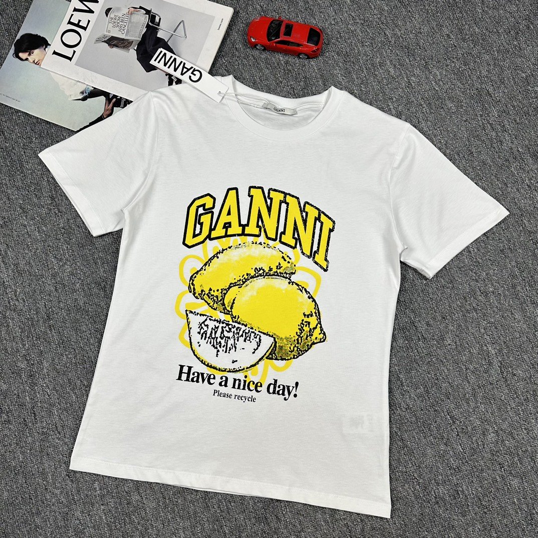 24ss新款，Ganni*强烈推荐的爆款，柠檬字母印花T恤，高级进口纯棉面料，宽松版型，上身非常漂亮，两色3码，SML！