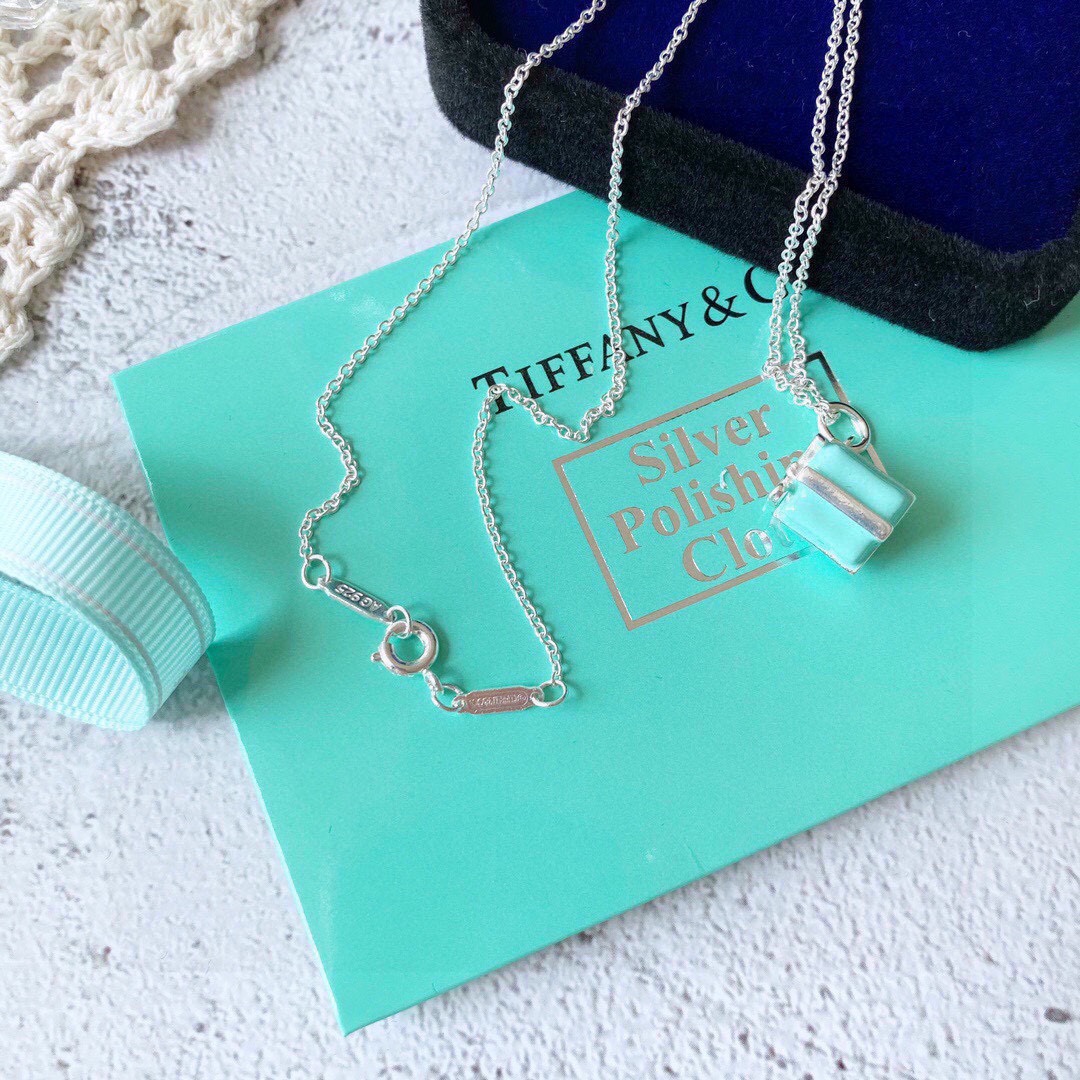 Tiffany & Co. 蒂芙尼项链珐琅礼盒吊坠情人节礼物 玲珑 白搭 单品 佩戴效果超赞项链