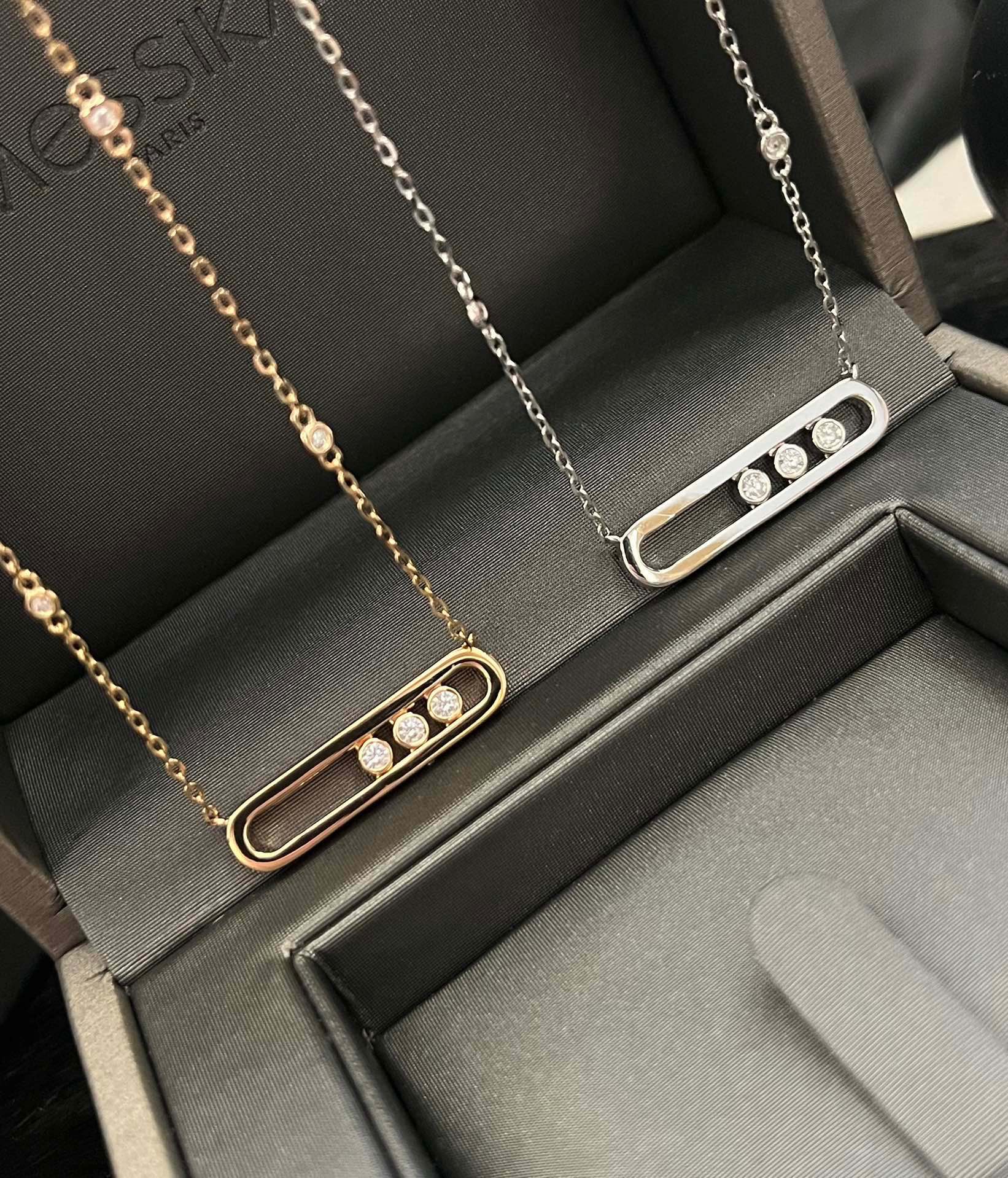 NO:108437,Messica new style glossy three-diamond sliding necklace magical embellishment for autumn and winter Blingbling necklace elegant and noble temperament Selected high-quality rose gold platinum gold three-color spot electroplating thick gold, jewelry quality, necklace, gold19860909梅西卡新款 光面 三钻滑动 项链 秋冬脖子点缀神奇 Blingbling 项链 优雅气质高贵 精选优质 玫瑰金铂金黄金三色现货 电镀厚金,饰品精品,necklace,gold,Jewelry