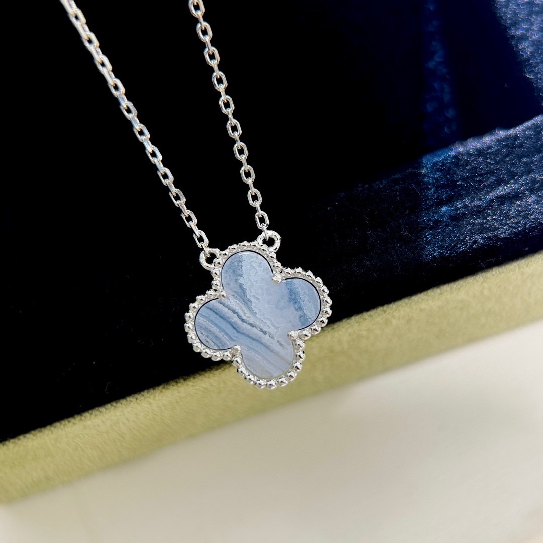 NO:108436,VCA classic single flower four-leaf clover necklace purple chalcedony, electroplated thick gold transparent resin protective layer platinum, natural stone selected material, 1-to-1 stud inlay inlaid seamless process, CNC diamond buckle perfectly restores ZP details, all steel stamps, ZP edition production perfect..., jewelry quality, necklace19860909vca经典单花四叶草项链紫玉髓 电镀厚金透明树脂保护层白金色 天然石精选贝母材质,1对1配托镶嵌无缝隙工艺,CNC菱形扣完美还原ZP细节,所有钢印齐全,ZP开版制作 完美…,饰品精品,necklace,Jewelry