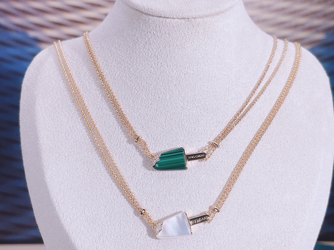 NO:106338,BV malachite ice cream strip series malachite is too beautiful. Different lights and different fantasy colors~ Natural malachite. Ice cream necklace is full of girlish hearts, refreshing and noble, jewelry quality, bottega veneta, necklace19860909BV孔雀石雪糕条系列孔雀石太漂亮的 不同的光线不同的幻彩~天然孔雀石 雪糕项链满满的少女心,清爽高贵,饰品精品,bottega veneta,necklace,Jewelry